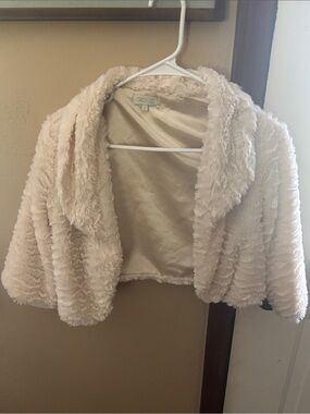 Children's Cream Faux Fur Cropped Jacket - size6